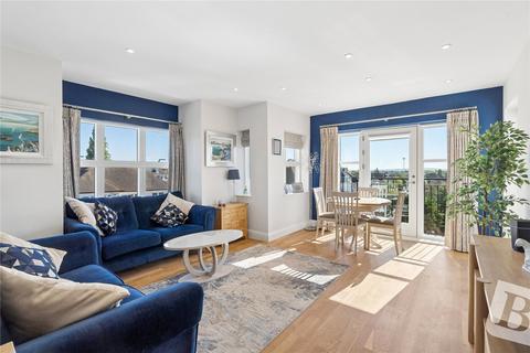 Deyncourt Gardens, Upminster, RM14