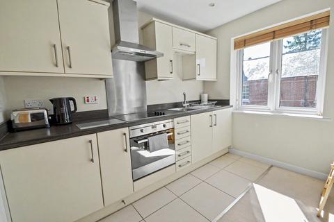 1 bedroom flat for sale, Winchester