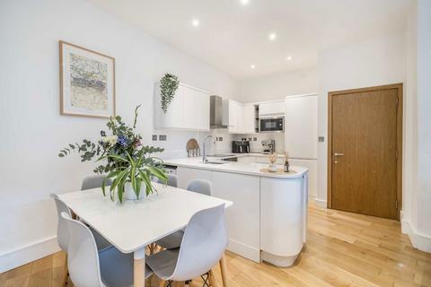 2 bedroom flat for sale, Romeyn Road, London SW16
