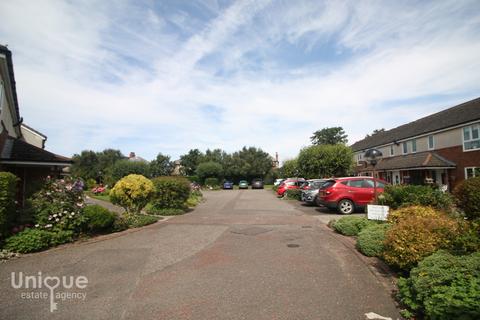 2 bedroom apartment for sale, Elsinore Close,  Fleetwood, FY7