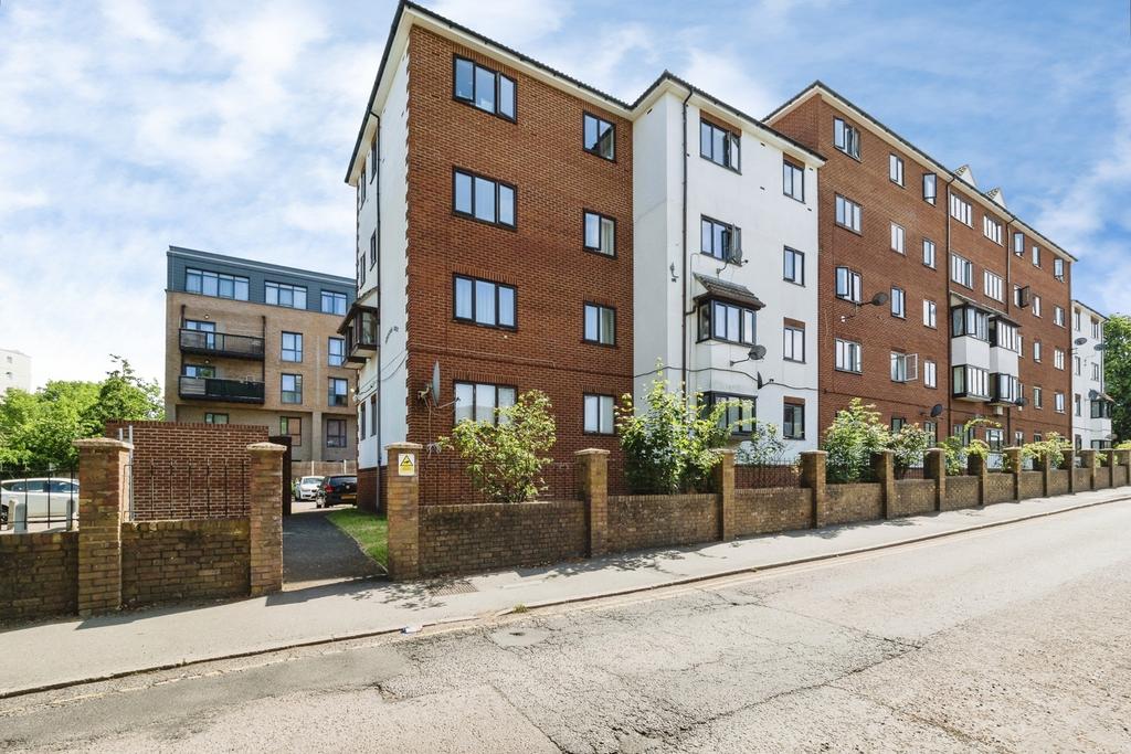 1 bedroom flat for sale