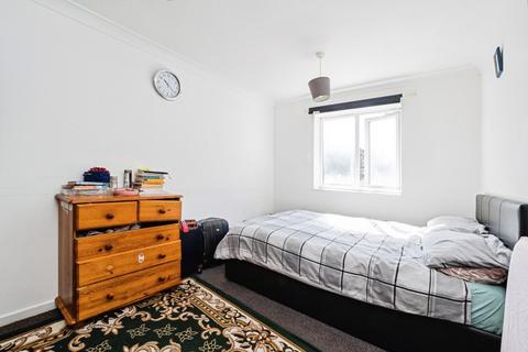 1 bedroom flat for sale, Harts Lane, Barking, IG11