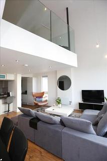 3 bedroom flat for sale, Alumni Court, M4