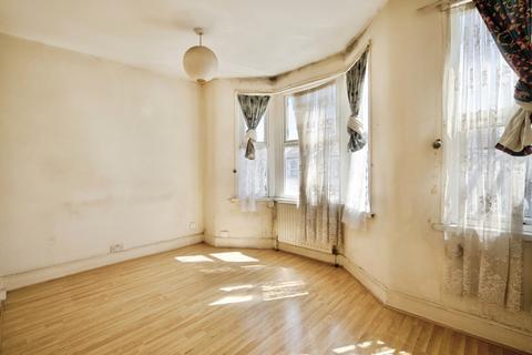1 bedroom flat for sale, Jedburgh Road, Plaistow, London, E13