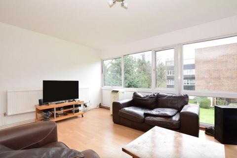 undefined, Romford Road, Chigwell, IG7