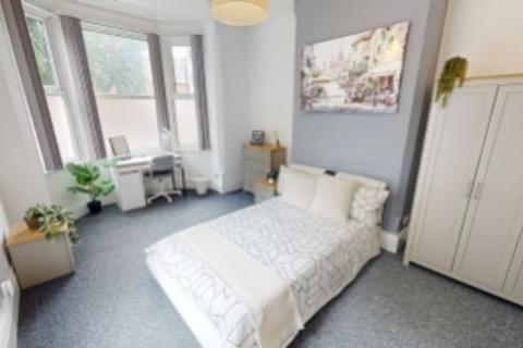 4 bedroom end of terrace house to rent, 1 Alberta Terrace, Nottingham, NG7