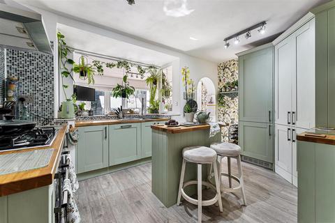 5 bedroom detached house for sale, Moss Lane, Sale