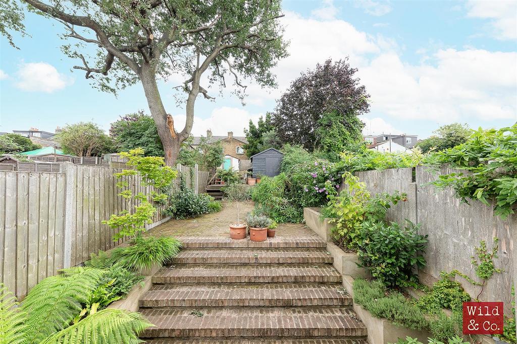 Roding Road, Hackney 5 bed house to rent - £4,700 pcm (£1,085 pw)