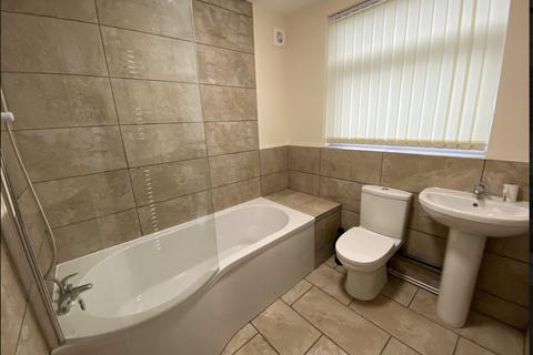 4 bedroom house to rent, Cranbrook Avenue, Hull HU6