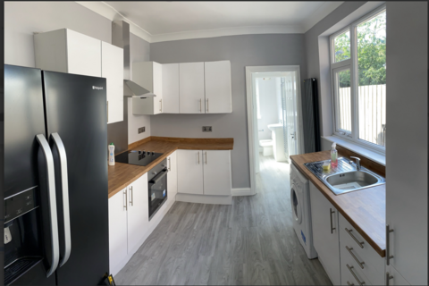 4 bedroom house to rent, Walgrave Street, Hull HU5