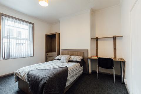 6 bedroom house to rent, Marshall Street, Hull HU5
