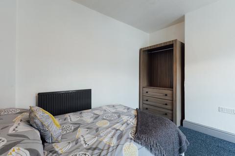 6 bedroom house to rent, Marshall Street, Hull HU5