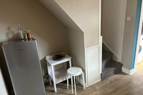 2 bedroom house to rent, Whitehaven Avenue, Hull HU5