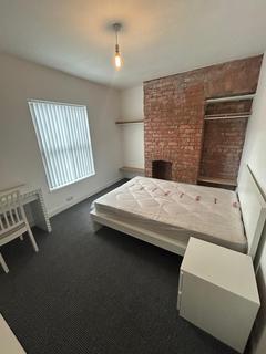 2 bedroom house to rent, Blaydes Street, Hull HU6