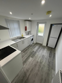 2 bedroom house to rent, Blaydes Street, Hull HU6