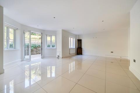 undefined, Slades Hill, Enfield
