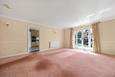 3 bedroom duplex for sale, Peppard Road, Sonning Common, Reading