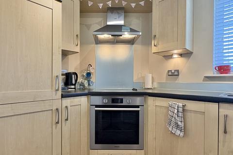 2 bedroom apartment for sale, Wolage Drive, Grove
