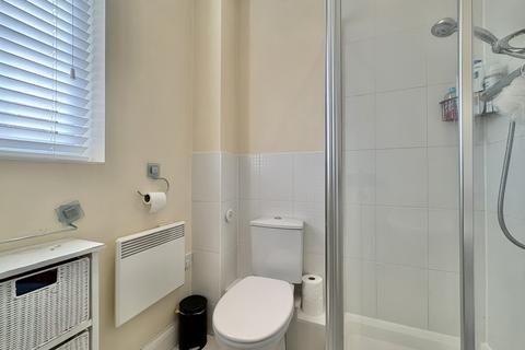 2 bedroom apartment for sale, Wolage Drive, Grove