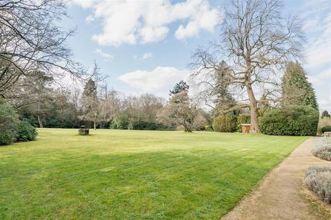 undefined, Totteridge Common, Totteridge