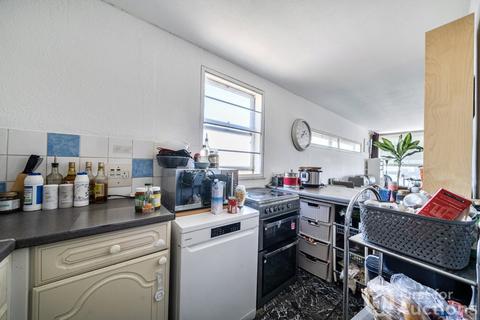 undefined, Staines Road West, Sunbury-on-Thames, Surrey, TW16