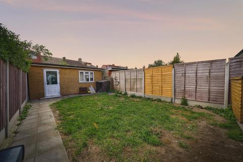 5 bedroom terraced house for sale, Ventnor Gardens, Barking