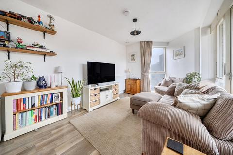 1 bedroom apartment for sale, Palladian Gardens, London
