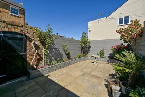 3 bedroom end of terrace house for sale, St. Leonards Avenue, Windsor, Berkshire, SL4