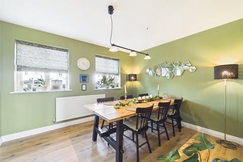 3 bedroom end of terrace house for sale, Ermin Park, Brockworth, Gloucester, Gloucestershire, GL3