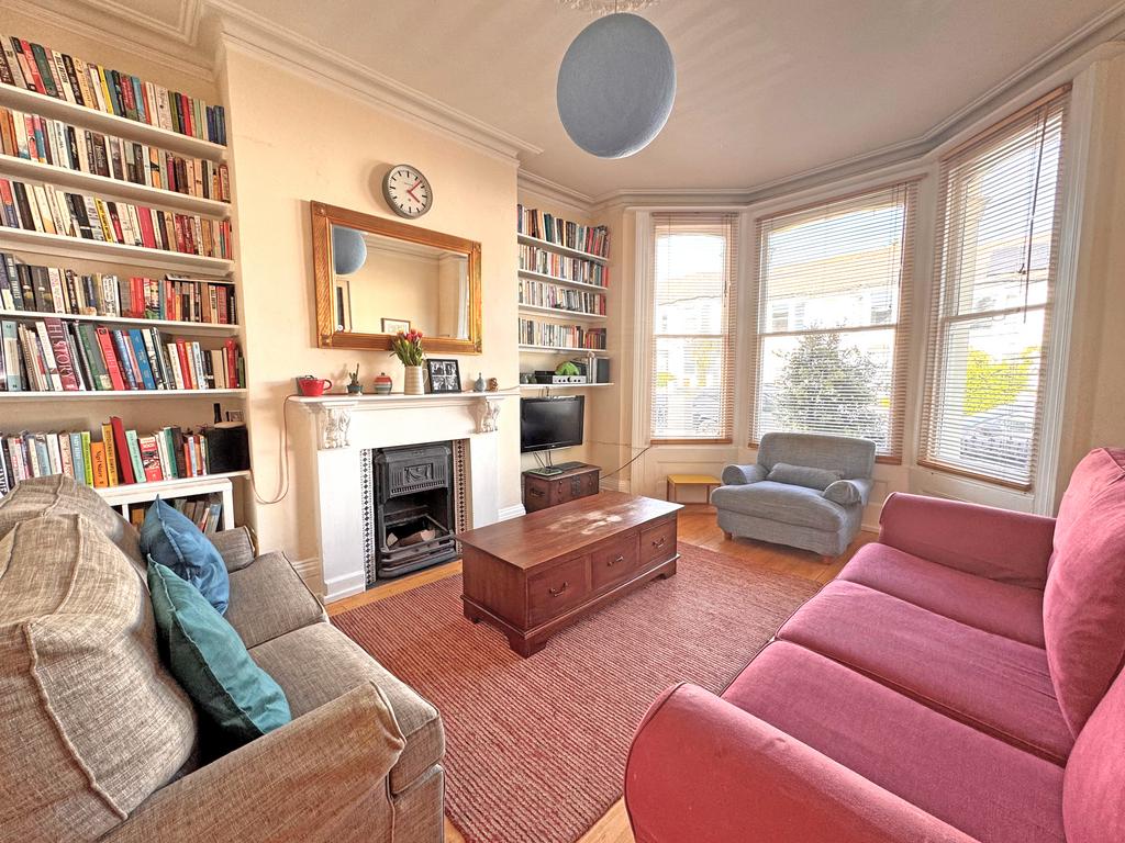 Apartment in Brighton, Round Hill - View 3