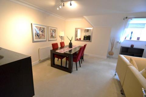 2 bedroom flat to rent, Edgware- with Parking