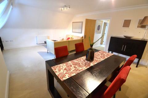 2 bedroom flat to rent, Edgware- with Parking