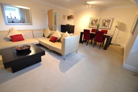 2 bedroom flat to rent, Edgware- with Parking
