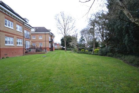 2 bedroom flat to rent, Edgware- with Parking