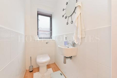 undefined, Wyllyotts Close, Potters Bar, EN6
