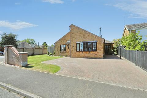 2 bedroom detached bungalow for sale, Walnut Close, Foulden