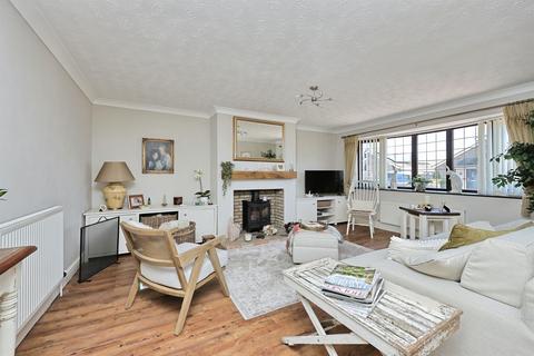 2 bedroom detached bungalow for sale, Walnut Close, Foulden