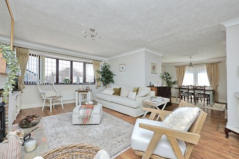 2 bedroom detached bungalow for sale, Walnut Close, Foulden