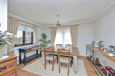 2 bedroom detached bungalow for sale, Walnut Close, Foulden