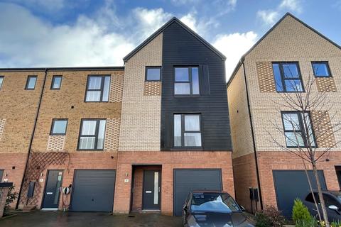 4 bedroom end of terrace house for sale, Infinity View, Stockton-On-Tees