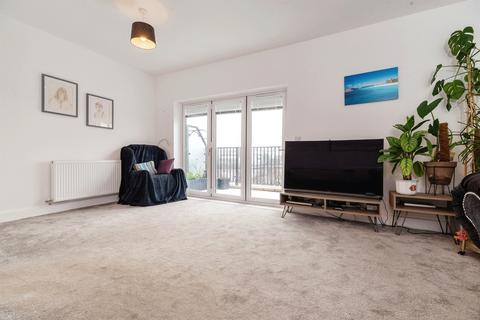 4 bedroom end of terrace house for sale, Infinity View, Stockton-On-Tees