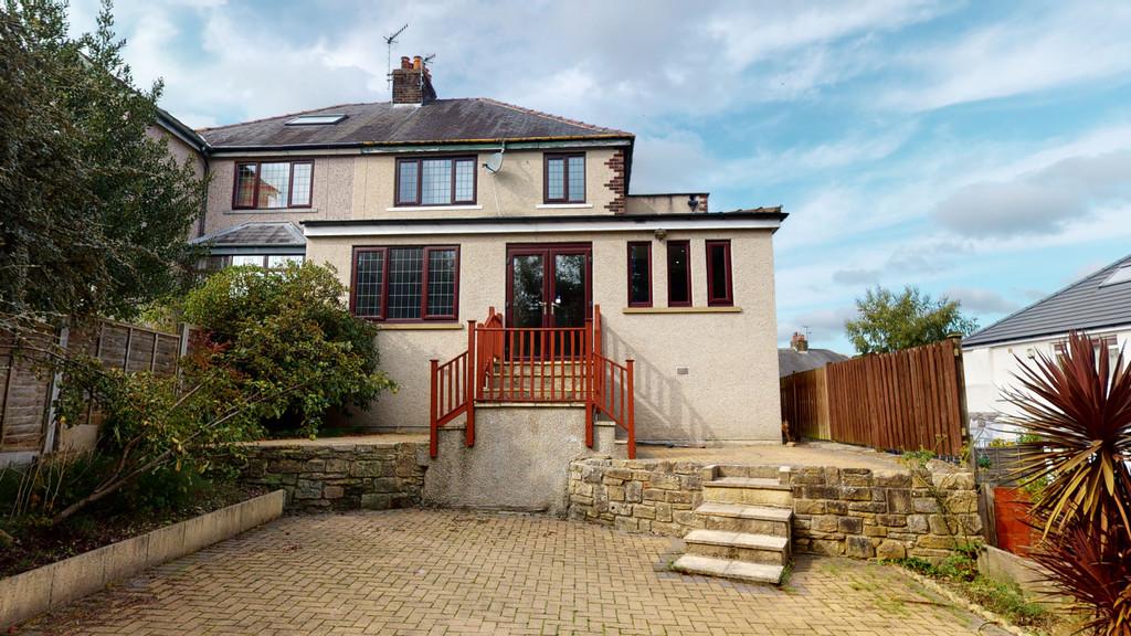 4 bedroom semi-detached house for sale