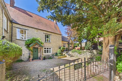 3 bedroom cottage for sale, Little Street, Rushden, NN10