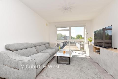 1 bedroom apartment for sale, Chanctonbury Gardens, Sutton SM2