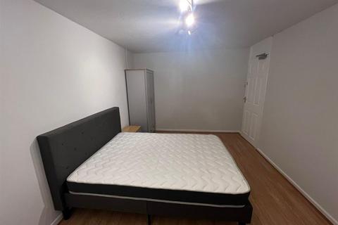 5 bedroom house share to rent, Venice Court, Andover