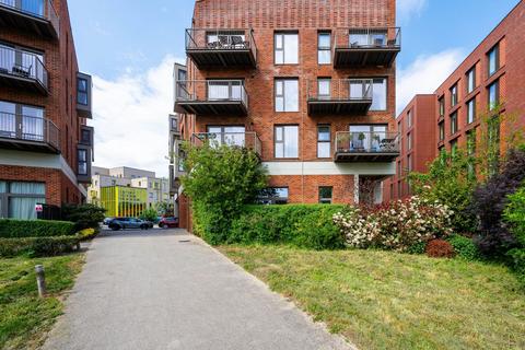 2 bedroom flat for sale, Wey Corner, Guildford, GU1