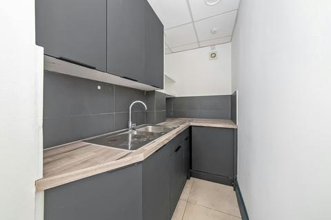 Office to rent, 31-32 St James's St London SW1A 1HD