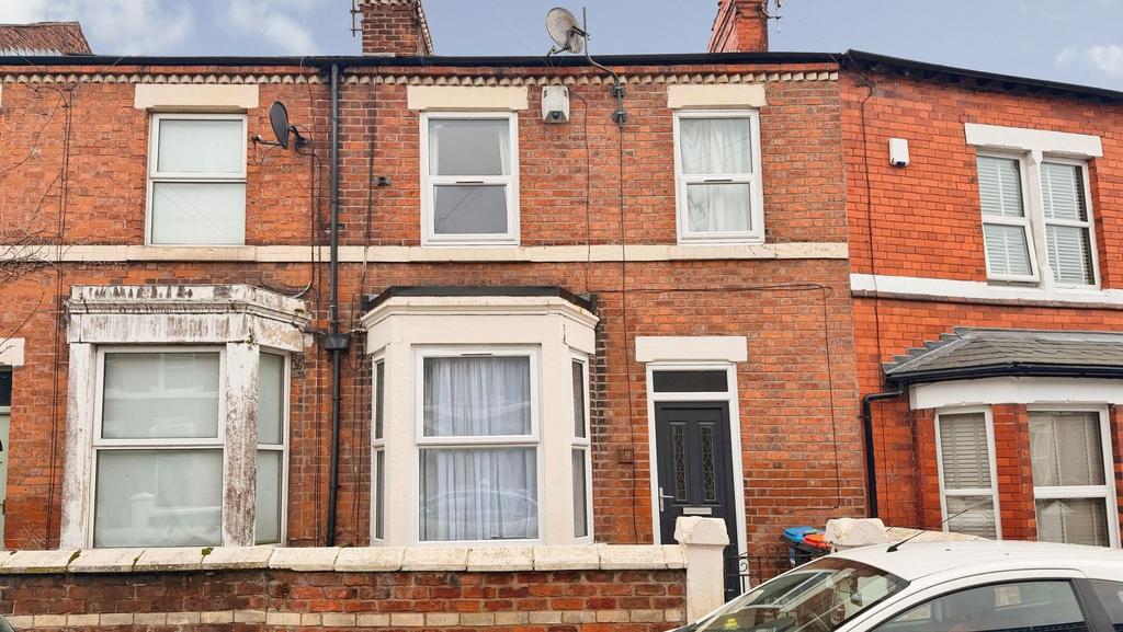 5 bedroom terraced house for sale