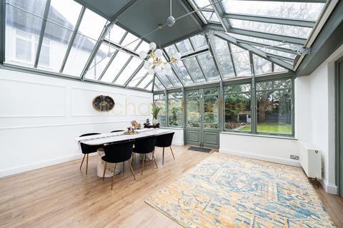 4 bedroom detached house for sale, Canons Drive, Edgware, HA8