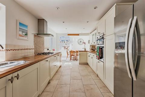 4 bedroom cottage for sale, Church Road, Copthorne, Crawley